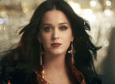 Katy Perry ad X Factor. Il video dell'esibizione - Katy Perry Unconditionally official video vevo - Gay.it Archivio