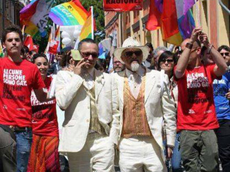 Fano: nuovi matrimoni gay? Tutto dipende dal nuovo sindaco - Matrimonio Fano Fausto Elwin BS 2 - Gay.it Archivio