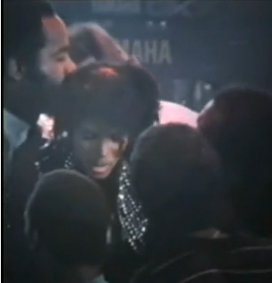 Michael Jackson avvolto dalle fiamme - Michaeltestafiam - Gay.it Archivio