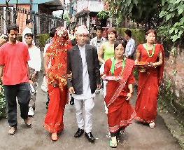 Coppie gay e lesbiche: amori che muoiono e nascono - Nepal Wedding - Gay.it Archivio