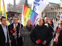 San Pietro: sit in per ricordare Ormando - OrmandoVaticano 2006 - Gay.it Archivio