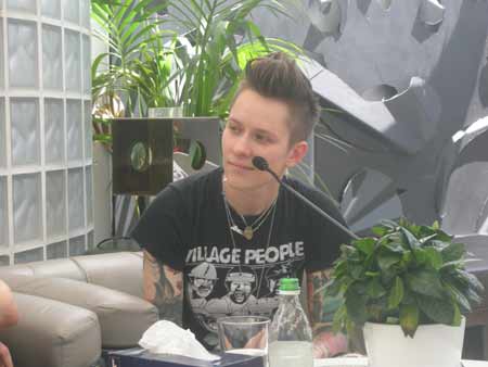 «Grassa, lesbica e fiera di esserlo», parola di Beth - Pittigossip6 - Gay.it Archivio