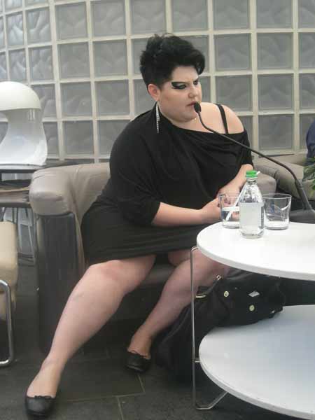 «Grassa, lesbica e fiera di esserlo», parola di Beth - Pittigossip7 - Gay.it Archivio