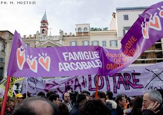 Il Pride del Vescovo e quello delle Famiglie Arcobaleno - Pride2007 FamiglieArcobaleno 1 - Gay.it Archivio