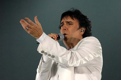 Zero pronto a parlare del coming out. "Presto una canzone" - RenatoZero 03 - Gay.it Archivio