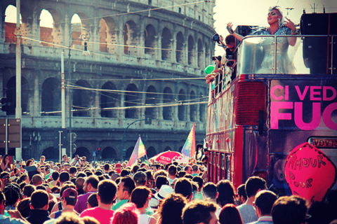 Roma Pride 2015: la diretta Twitter dal corteo #RomaPride - Roma Pride 2014 BS 1 - Gay.it Archivio