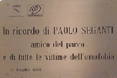 Roma: un largo in memoria di Paolo Seganti - Seganti targa - Gay.it Archivio