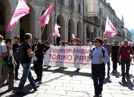 Diretta Twitter dal Torino Pride: segui con noi la parata da casa - TWTorinoPrideBASE 1 - Gay.it Archivio