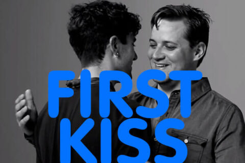 FIRST KISS: quando dei perfetti sconosciuti si baciano per la prima volta - Tatia Pilieva FIRST KISS - Gay.it Archivio