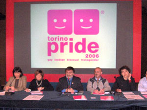 Il TorinoPride sul palco del 1° maggio - Torino Pride 2 - Gay.it Archivio