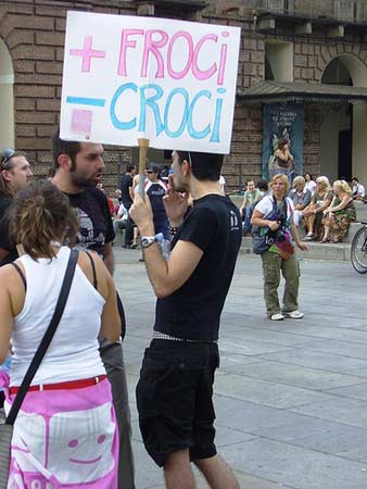 TORINO PRIDE, GRILLINI INFIAMMA PIAZZA CASTELLO - TorinoPride07F1 - Gay.it Archivio