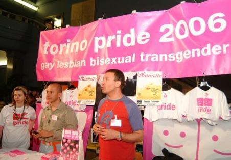 Torino: ma quanto è scomodo il Gay Pride - TorinoPrideStand - Gay.it Archivio