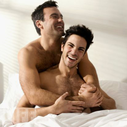 Silvio sbaglia quando pensa che non sia meglio essere gay - adamoevoF1 - Gay.it Archivio