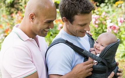 Austria: le coppie gay e lesbiche potranno adottare figli - adozioni gay2 - Gay.it Archivio