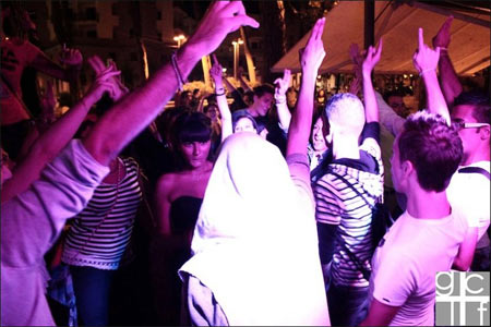 Arrestati tre minorenni, aggredirono 20 gay con sassi - aggressione chietiF4 - Gay.it Archivio