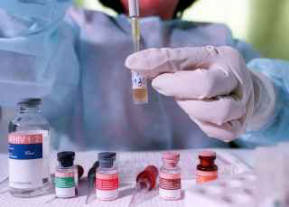 Sieropositivo diventa immune all'Aids con un trapianto - aidsmidolloF1 - Gay.it Archivio