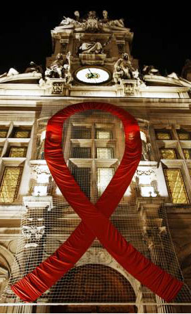 Aids, la denuncia: l'Italia non mantiene le promesse - aidsparigiHOME - Gay.it Archivio