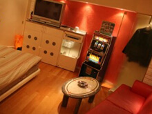 Sequestrato hotel a ore con "insospettabili" clienti gay - albergo a oreBASE 1 - Gay.it Archivio