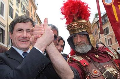 Alemanno riconferma l'adesione alla READY - alemannoreadyF2 - Gay.it Archivio