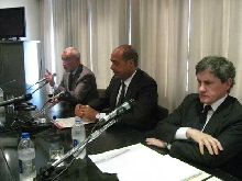 E' in arrivo una "Giornata Particolare" per Gianni Alemanno? - alemannozingarettimarrazzofiaccolataBASE 1 - Gay.it Archivio