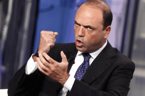 Schizofrenia Pd: difende Alfano, ma chiede impegno su unioni civili - alfano reversibilita 1 - Gay.it Archivio