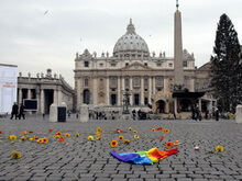 Un fiore per non dimenticare Alfredo Ormando - alfredo8BASE 1 - Gay.it Archivio