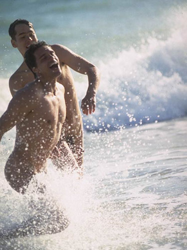 L'ESTATE STA ARRIVANDO - almare01 - Gay.it Archivio