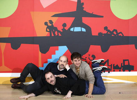 Almodóvar presenta a Madrid il suo aereo folle - amanti passeggeriBASE 1 - Gay.it Archivio