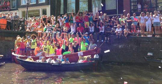 Lo spettacolo del Pride di Amsterdam - amsetrdampride2013 F1 - Gay.it Archivio