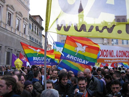 LA NUOVA ARCIGAY RIPARTE DAL MATRIMONIO - arcigaycongF1 - Gay.it Archivio