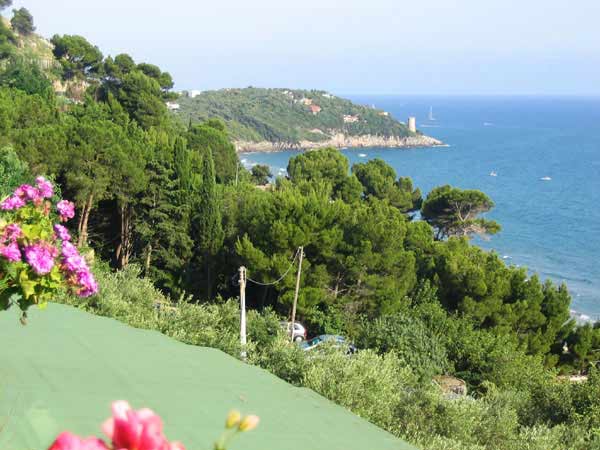 Guardie armate private all'Arenauta contro i naturisti - arenauta guardieF2 - Gay.it Archivio
