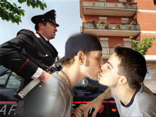 La Cassazione apre ai gay, i Carabinieri li arrestano - baciocarambaBASE 1 - Gay.it Archivio
