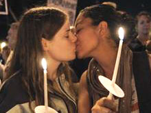 COUNTDOWN PER LA FIACCOLATA - baciofiaccolaBASE - Gay.it Archivio