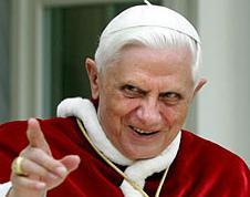Omofobia e cattolicesimo: SS Ratzinger a Verona - benedettoxvidito 1 - Gay.it Archivio