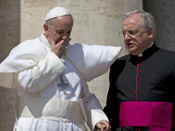 Il papa incontrerà Arcigay Napoli durante la sua visita a Scampia - bergoglio coppie - Gay.it Archivio