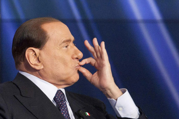 Berlusconi benedice Pascale e Feltri, ma nel suo partito... - berlusconi gaffe 1 - Gay.it Archivio