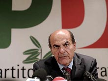 Bersani: "Niente più violenze e riconoscimento delle unioni" - bersanicoppiegayBASE - Gay.it Archivio