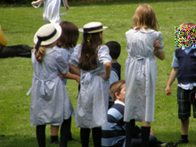Uk: vanno in vacanza da bimbi, tornano a scuola da bimbe - bimba transBASE - Gay.it Archivio