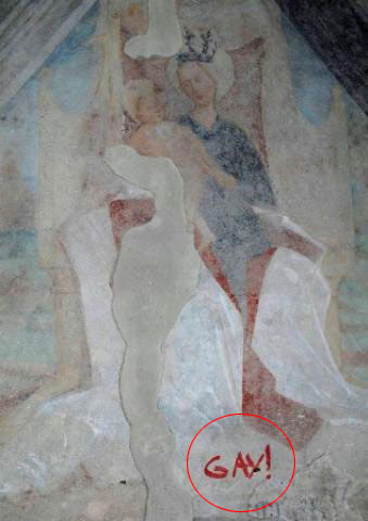 Dipinto del 1400 imbrattato con scritte omofobe a Bolzano - bolzano omofobiaf3 - Gay.it Archivio