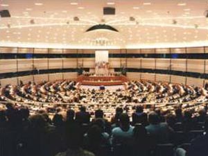 Parlamento Europeo: no a discriminazioni antigay - bruxelles parlamento - Gay.it Archivio