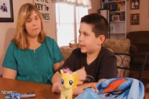 Vittima di bullismo per My Little Pony, la scuola sta con i bulli - bulli mylittlepony 1 - Gay.it Archivio