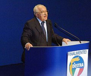 Discriminare o no? Incredibile scontro ne La Destra sui gay - buontempopecoraF4 - Gay.it Archivio