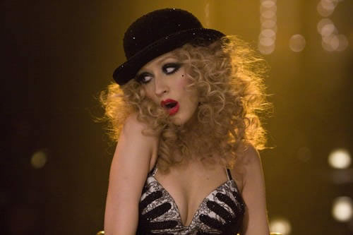 Cher e Aguilera scatenate nel musical camp "Burlesque" - burlesqueF2 - Gay.it Archivio