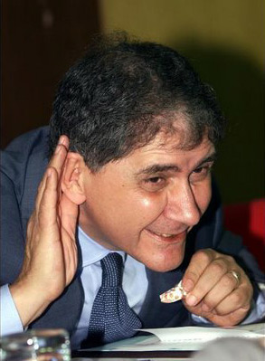 Buttiglione: "Controproducente la candidatura di Luxuria" - buttiglione controtuttiF1 - Gay.it Archivio