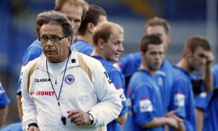 I calciatori dell'est? Devono baciarsi sulla bocca - calciatoribaci2 - Gay.it Archivio