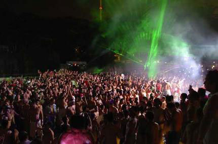 PRONTI PER IL CAPODANNO 2007? - capod2007F2 - Gay.it Archivio