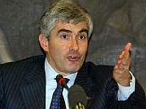 Unioni gay: Casini contrario a 'deriva spagnola' - casini2 - Gay.it Archivio