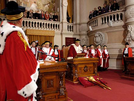 Cassazione: l'Europa e la Costituzione non obbligano al matrimonio gay - cassazione offeseBASE - Gay.it Archivio