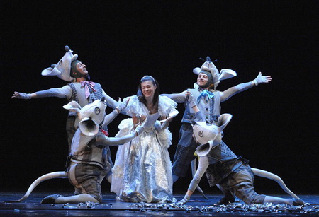 Arriva Cenerentola a teatro! - cenerentolateatro - Gay.it Archivio