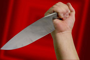 Aggredisce la sorella trans: "Giuro sul Duce, ti ammazzo" - cerignola accoltellatoF1 - Gay.it Archivio